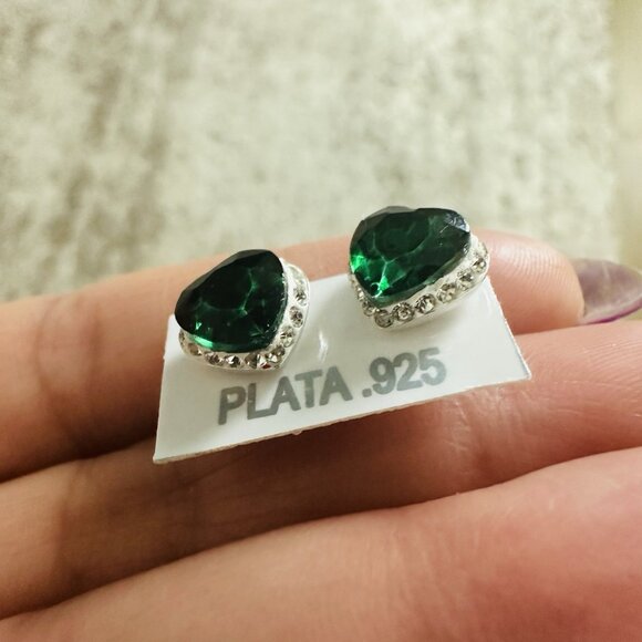 NEW 925 Sterling Silver Green Heart Zircons Small Earrings - Picture 8 of 9